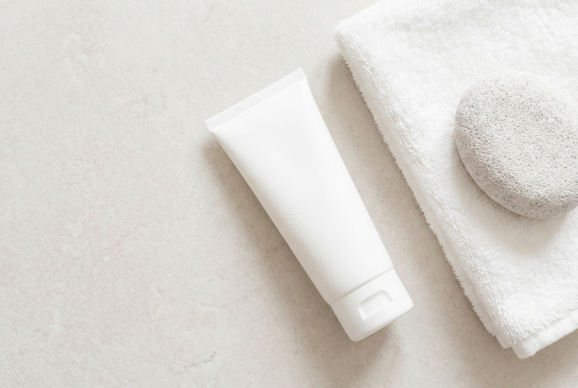 Înmuiere intensă: cremă de picioare cu uree 50% pas cu pas